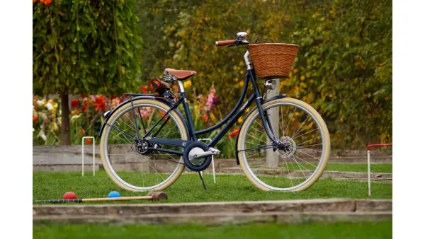 Pashley Britannia E Belt hihnavetoinen klassikkopyörä sähköavustuksella